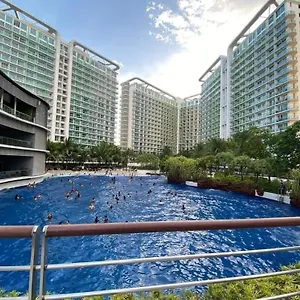 Apartment Condominium At Sm Bicutan, Manila