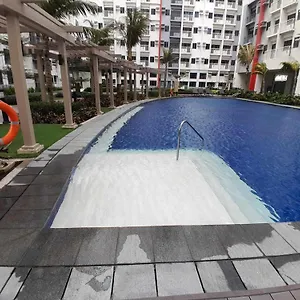 Apartment Family, Manila